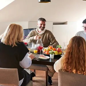 https://lisbon-five-stars-apartments-sao-juliao-72.hotels-lisbon-portugal.com